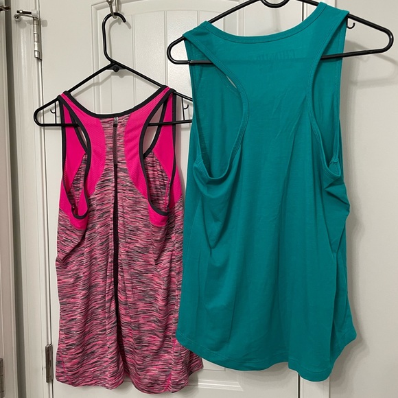 Razorback workout tanks, both size large - Picture 4 of 4